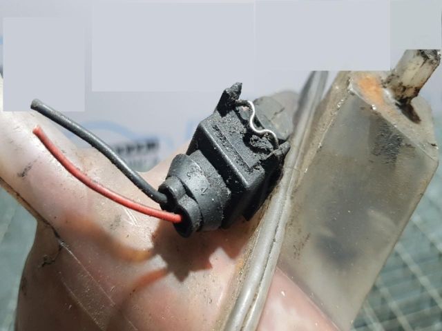 bontott LAND ROVER DISCOVERY Kiegyenlítő Tartály