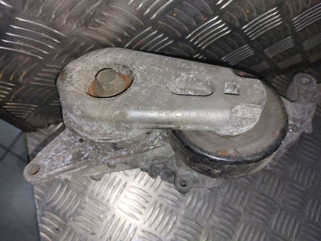 bontott LAND ROVER DISCOVERY Szíjfeszítő Görgő