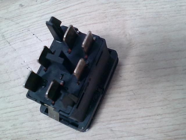 bontott LAND ROVER DISCOVERY Ablakemelő Kapcsoló (Pozíciófüggetlen)