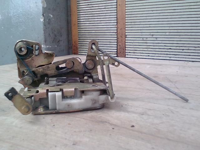 bontott LAND ROVER DISCOVERY Bal első Ajtózár