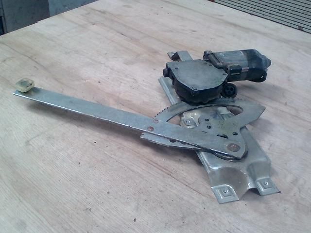 bontott LAND ROVER DISCOVERY Bal hátsó Ablakemelő Szerkezet (Elektromos)