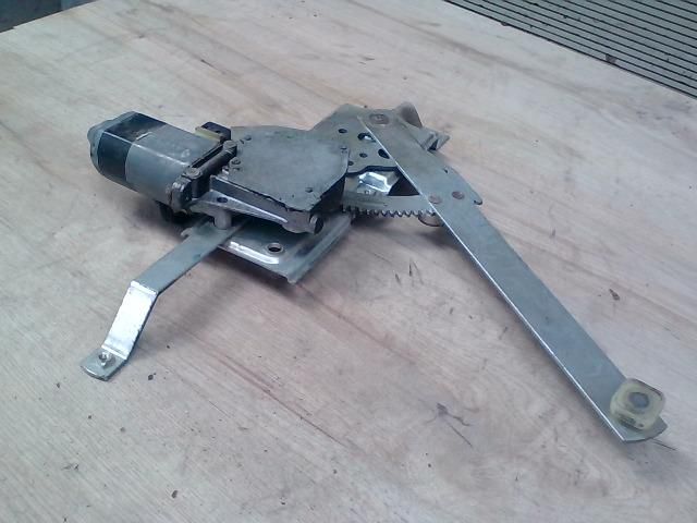 bontott LAND ROVER DISCOVERY Bal hátsó Ablakemelő Szerkezet (Elektromos)