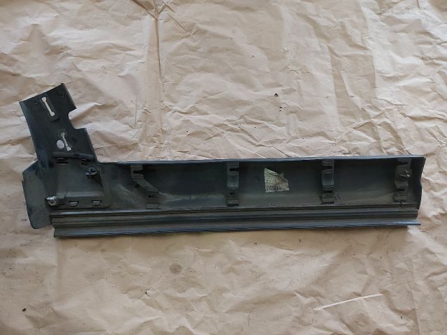 bontott LAND ROVER DISCOVERY Bal hátsó Ajtó Díszléc