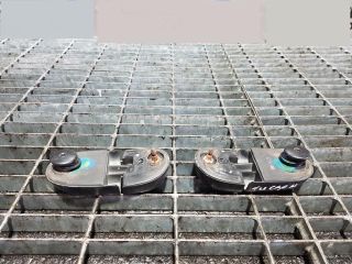 bontott LAND ROVER DISCOVERY Csomagtérajtó Zsanér