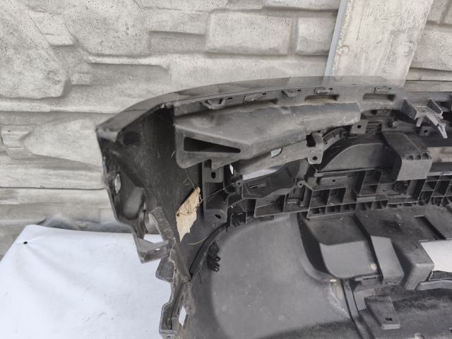 bontott LAND ROVER DISCOVERY Első Lökhárító (Üresen)