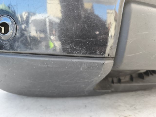 bontott LAND ROVER DISCOVERY Első Lökhárító (Üresen)