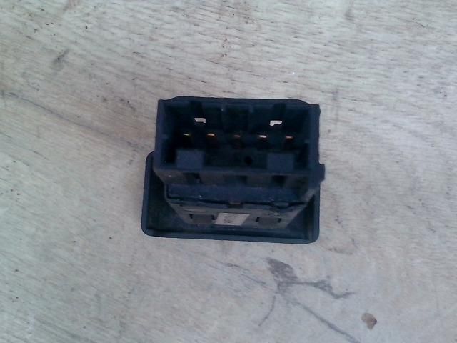 bontott LAND ROVER DISCOVERY Hátsó Ködzárófény Kapcsoló