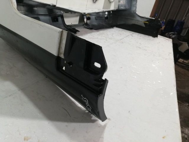 bontott LAND ROVER DISCOVERY Hátsó Lökhárító (Üresen)