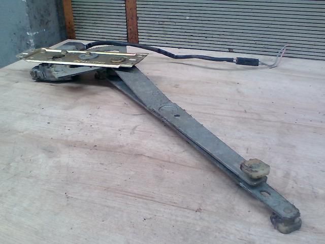 bontott LAND ROVER DISCOVERY Jobb első Ablakemelő Szerkezet (Elektromos)