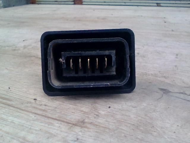 bontott LAND ROVER DISCOVERY Jobb hátsó Ablakemelő Kapcsoló