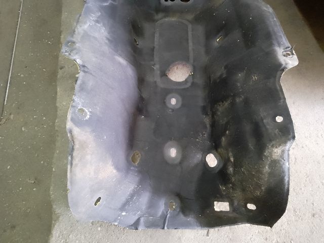 bontott LAND ROVER DISCOVERY Középső Kardánbox Burkolat