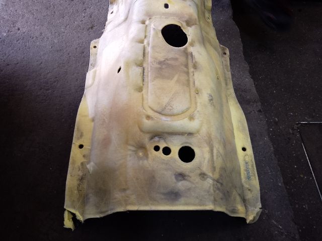 bontott LAND ROVER DISCOVERY Középső Kardánbox Burkolat