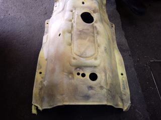 bontott LAND ROVER DISCOVERY Középső Kardánbox Burkolat