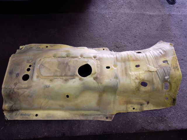 bontott LAND ROVER DISCOVERY Középső Kardánbox Burkolat