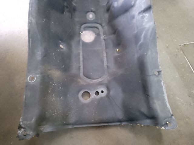 bontott LAND ROVER DISCOVERY Középső Kardánbox Burkolat