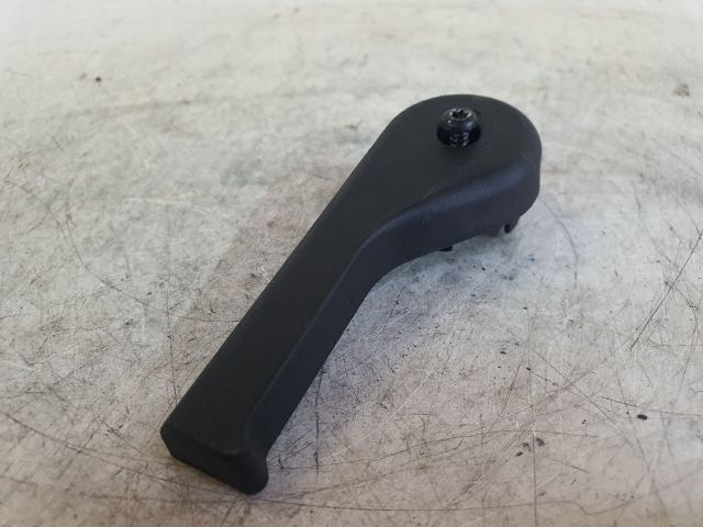 bontott LAND ROVER DISCOVERY Motorháztető Nyitó Kar / Gomb