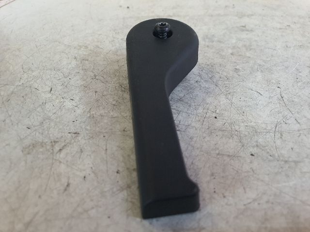 bontott LAND ROVER DISCOVERY Motorháztető Nyitó Kar / Gomb