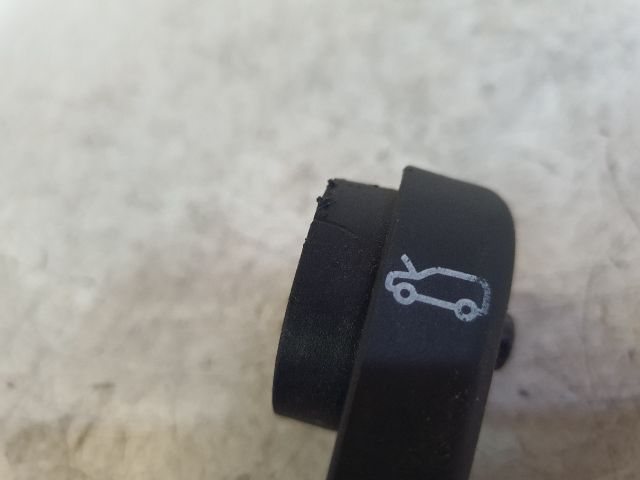 bontott LAND ROVER DISCOVERY Motorháztető Nyitó Kar / Gomb