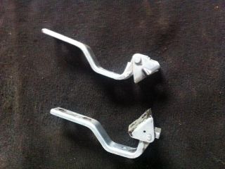 bontott LAND ROVER DISCOVERY Motorháztető Zsanér Pár