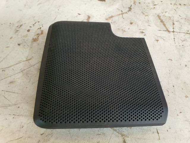 bontott LAND ROVER DISCOVERY Műszerfal Középső Hangszóró Burkolat