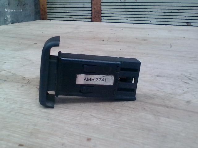 bontott LAND ROVER DISCOVERY Rádió / CD Kapcsoló