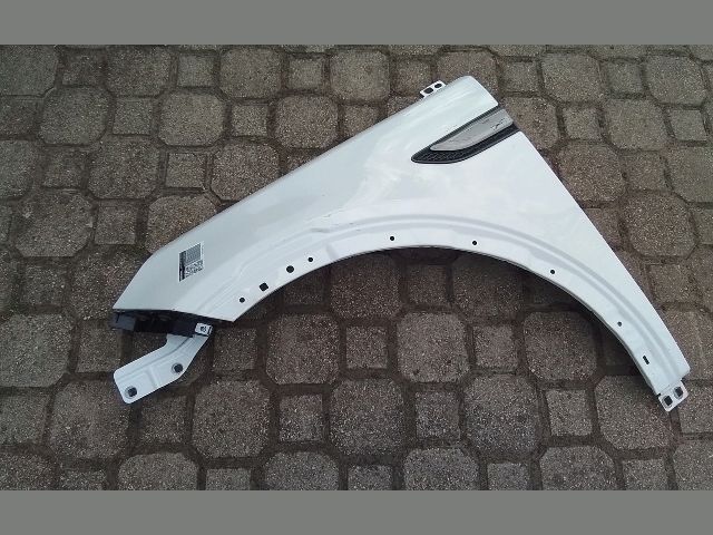 bontott LAND ROVER DISCOVERY SPORT Bal első Sárvédő