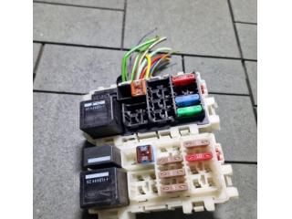 bontott LAND ROVER DISCOVERY SPORT Biztosítéktábla Utastér