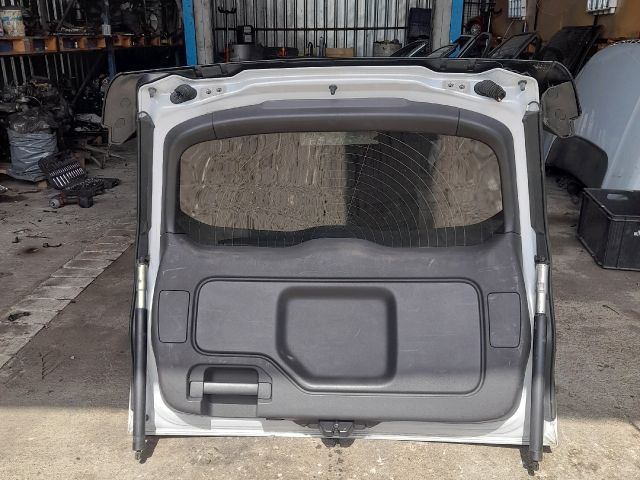 bontott LAND ROVER DISCOVERY SPORT Csomagtérajtó (Részeivel)