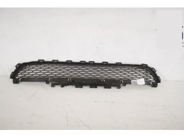 bontott LAND ROVER DISCOVERY SPORT Első Lökhárító Alsó Középső Díszrács