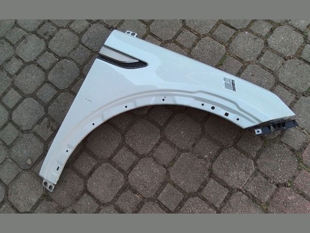 bontott LAND ROVER DISCOVERY SPORT Jobb első Sárvédő