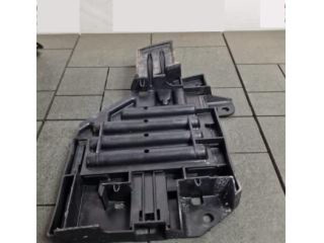 bontott LAND ROVER DISCOVERY SPORT Jobb Fényszóró Tartó