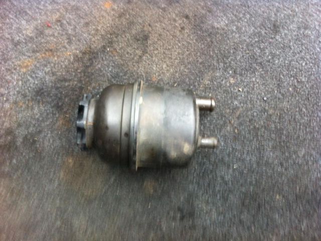 bontott LAND ROVER DISCOVERY Szervóolaj Tartály