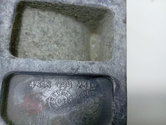 bontott LAND ROVER DISCOVERY Tartó Bak