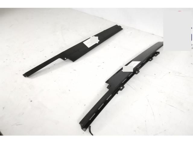 bontott LAND ROVER DISCOVERY V Bal B Oszlop Burkolat