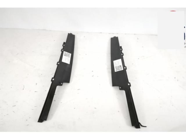 bontott LAND ROVER DISCOVERY V Bal B Oszlop Burkolat