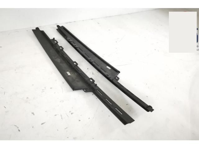 bontott LAND ROVER DISCOVERY V Bal B Oszlop Burkolat