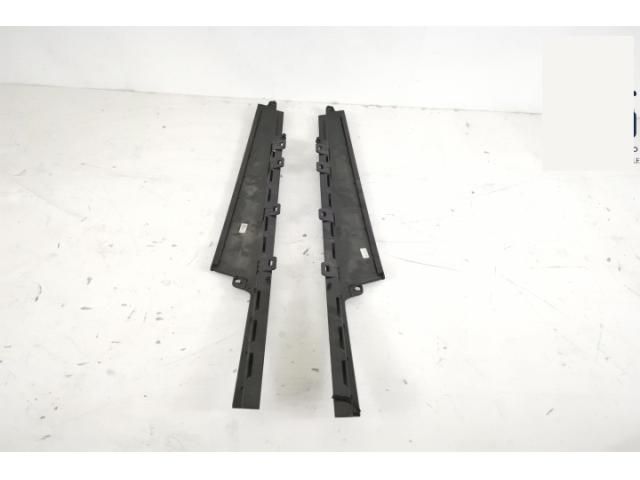 bontott LAND ROVER DISCOVERY V Bal B Oszlop Burkolat