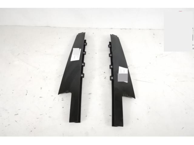 bontott LAND ROVER DISCOVERY V Bal C Oszlop Burkolat