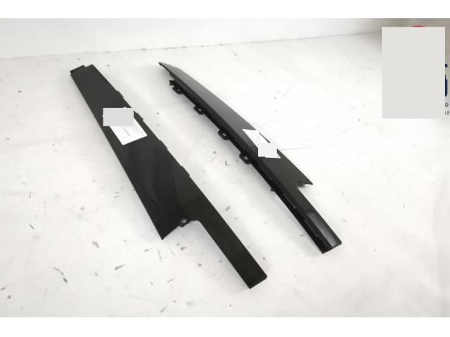 bontott LAND ROVER DISCOVERY V Bal C Oszlop Burkolat