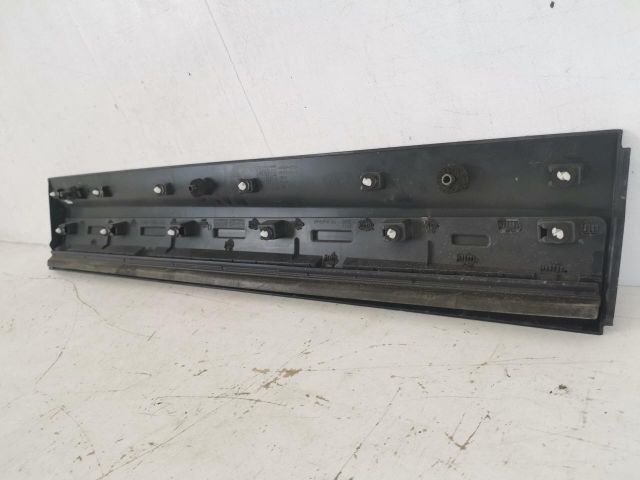 bontott LAND ROVER DISCOVERY V Bal első Ajtó Díszléc