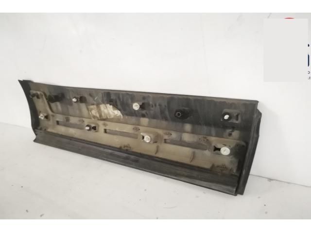 bontott LAND ROVER DISCOVERY V Bal hátsó Ajtó Díszléc