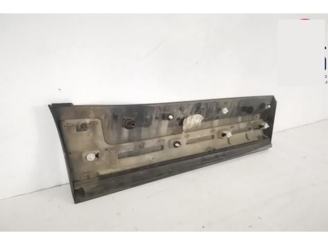 bontott LAND ROVER DISCOVERY V Bal hátsó Ajtó Díszléc