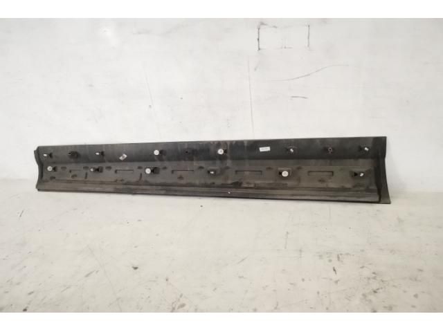 bontott LAND ROVER DISCOVERY V Jobb első Ajtó Díszléc