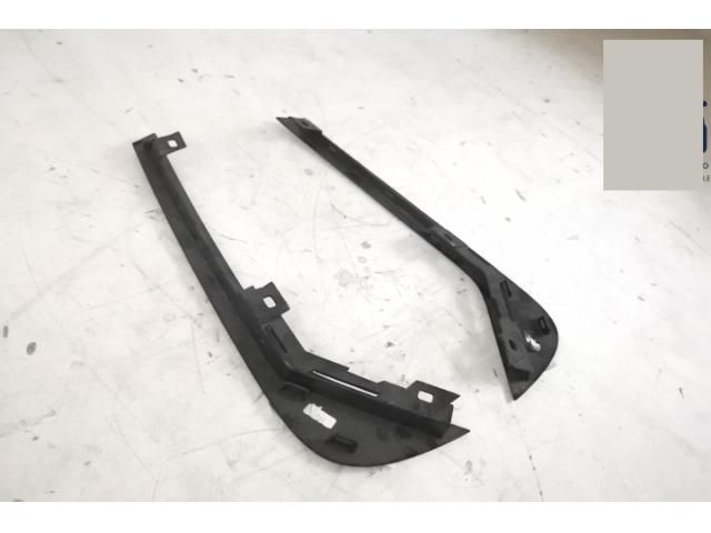 bontott LAND ROVER DISCOVERY V Jobb hátsó Ablak Díszléc