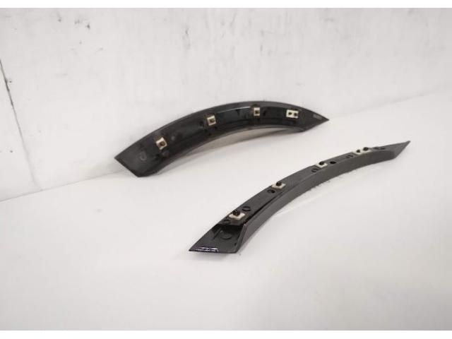 bontott LAND ROVER DISCOVERY V Jobb hátsó Sárvédő Díszléc