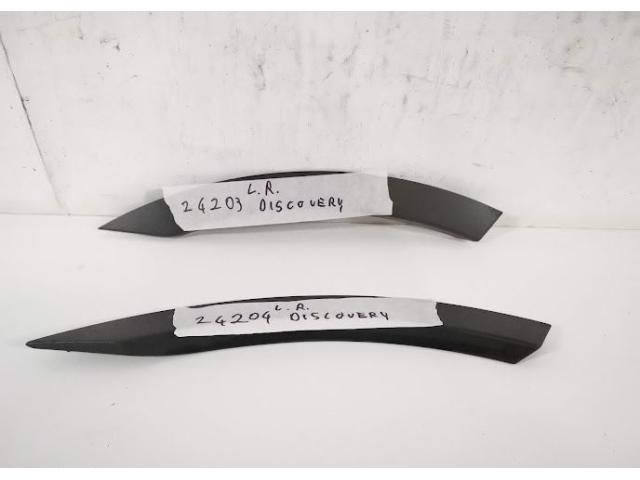 bontott LAND ROVER DISCOVERY V Jobb hátsó Sárvédő Díszléc