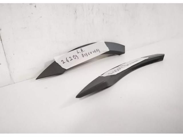 bontott LAND ROVER DISCOVERY V Jobb hátsó Sárvédő Díszléc