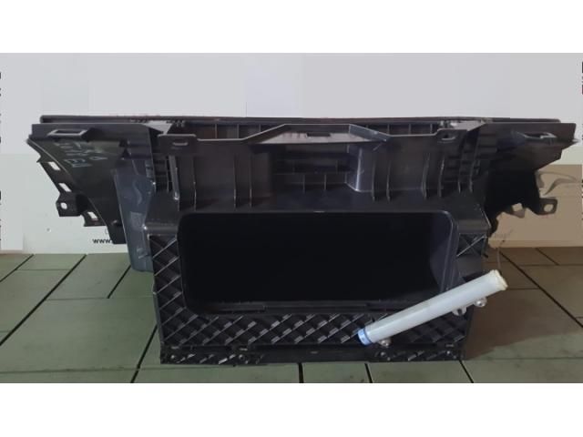 bontott LAND ROVER DISCOVERY V Kesztyűtartó