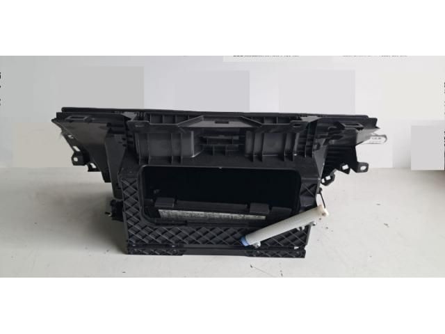 bontott LAND ROVER DISCOVERY V Kesztyűtartó