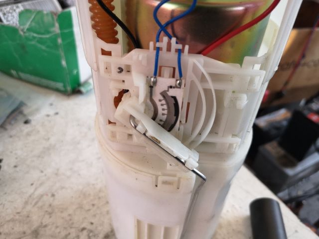 bontott LAND ROVER FREELANDER Üzemanyag Szivattyú